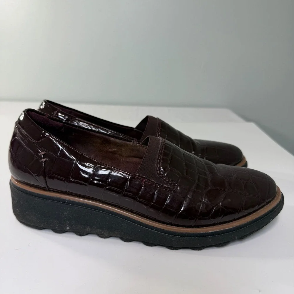 Clarks Collection Sharon Dolly Burgundy Croc Patent Leather Platform Loafers 7.5